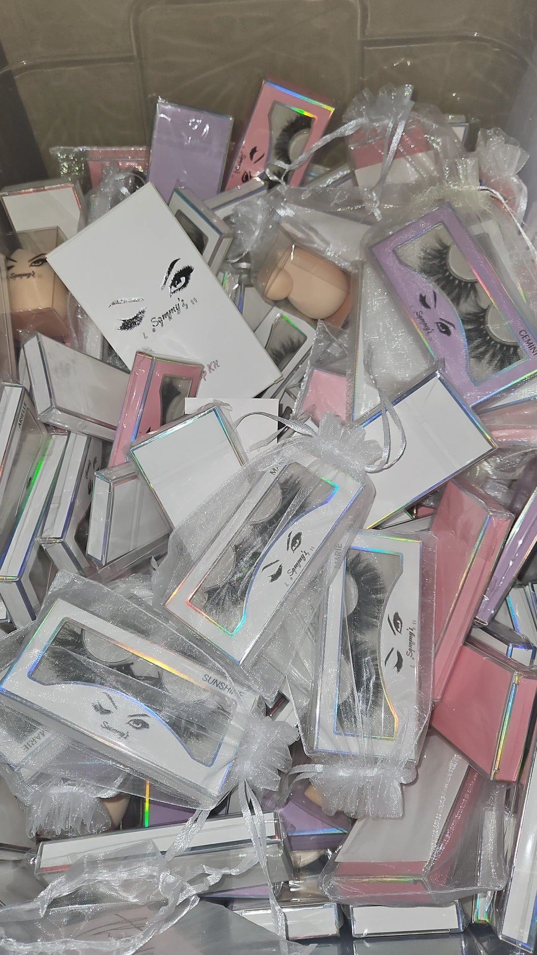 Lash Mystery scoops